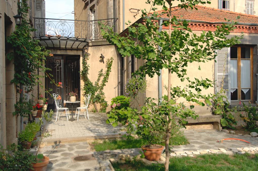 La Maison De Mariecamille Hotel Saint-Germain-Lembron Luaran gambar