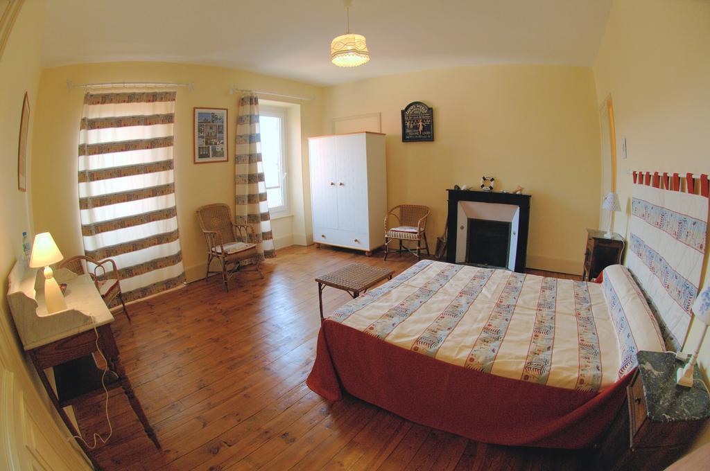 La Maison De Mariecamille Hotel Saint-Germain-Lembron Luaran gambar