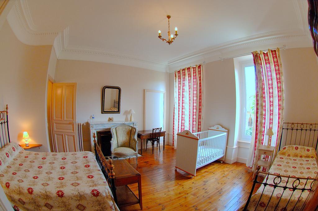 La Maison De Mariecamille Hotel Saint-Germain-Lembron Luaran gambar